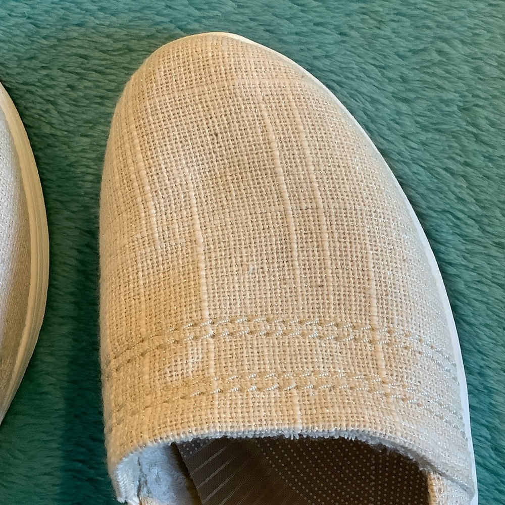 Clarks Women's Beige Cloudsteppers Loafers NWOT Size 6.5 - Picture 3 of 12